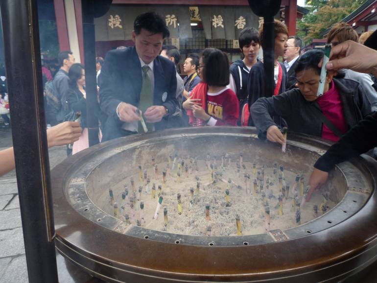 Purifying smoke at Sensoji things to do in asakusa