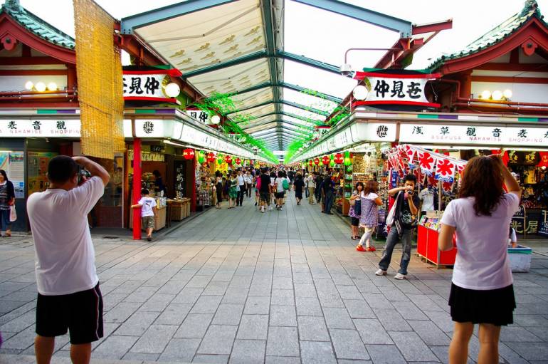 Nakamise-dori things to do in asakusa
