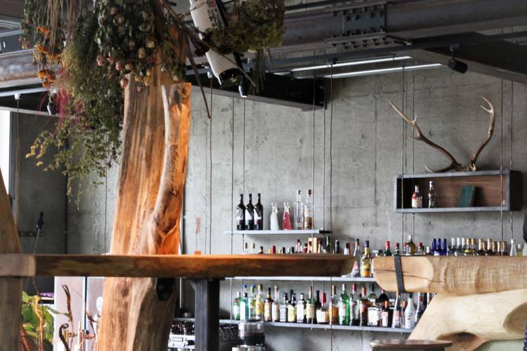 Bar-cafe vibe at Nui Tokyo. Pic by Kim Laurenson, used under a Creative Commons Licence.