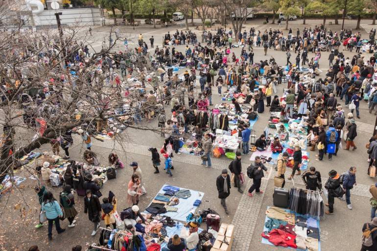 flea markets, a fun and cheap thing to do in Hrajuku