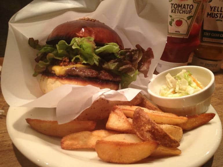 418 Kamiyama's Chili Cheeseburger.