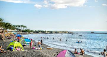 tokyo beach hayama