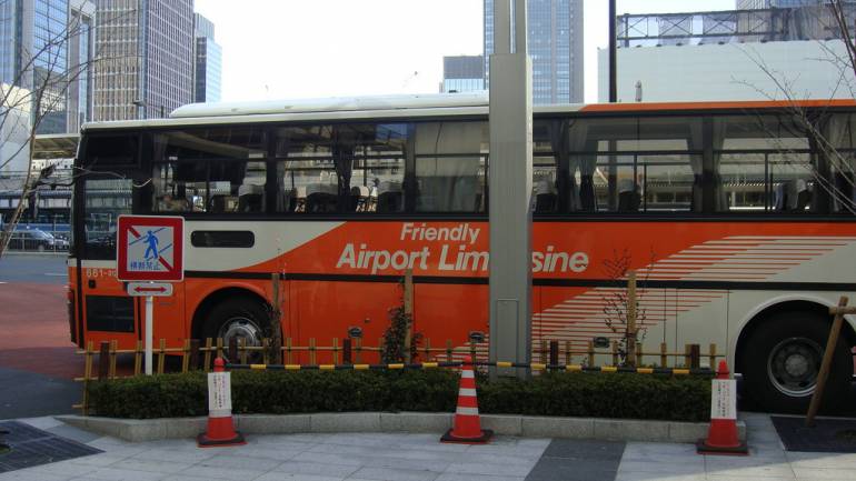 A friendly airport "limo".