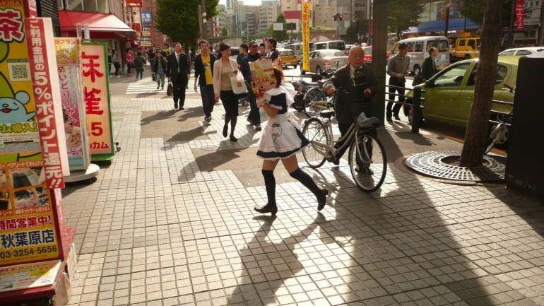 tokyo maid cafes