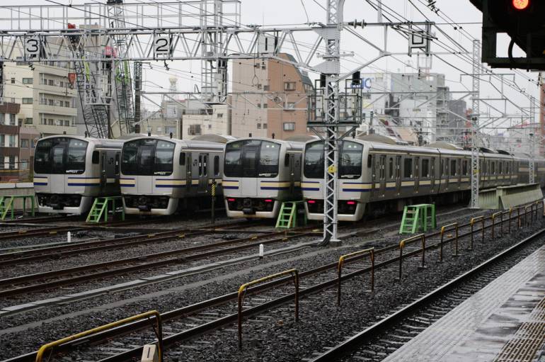 JR Tokyo trains at Kinshicho