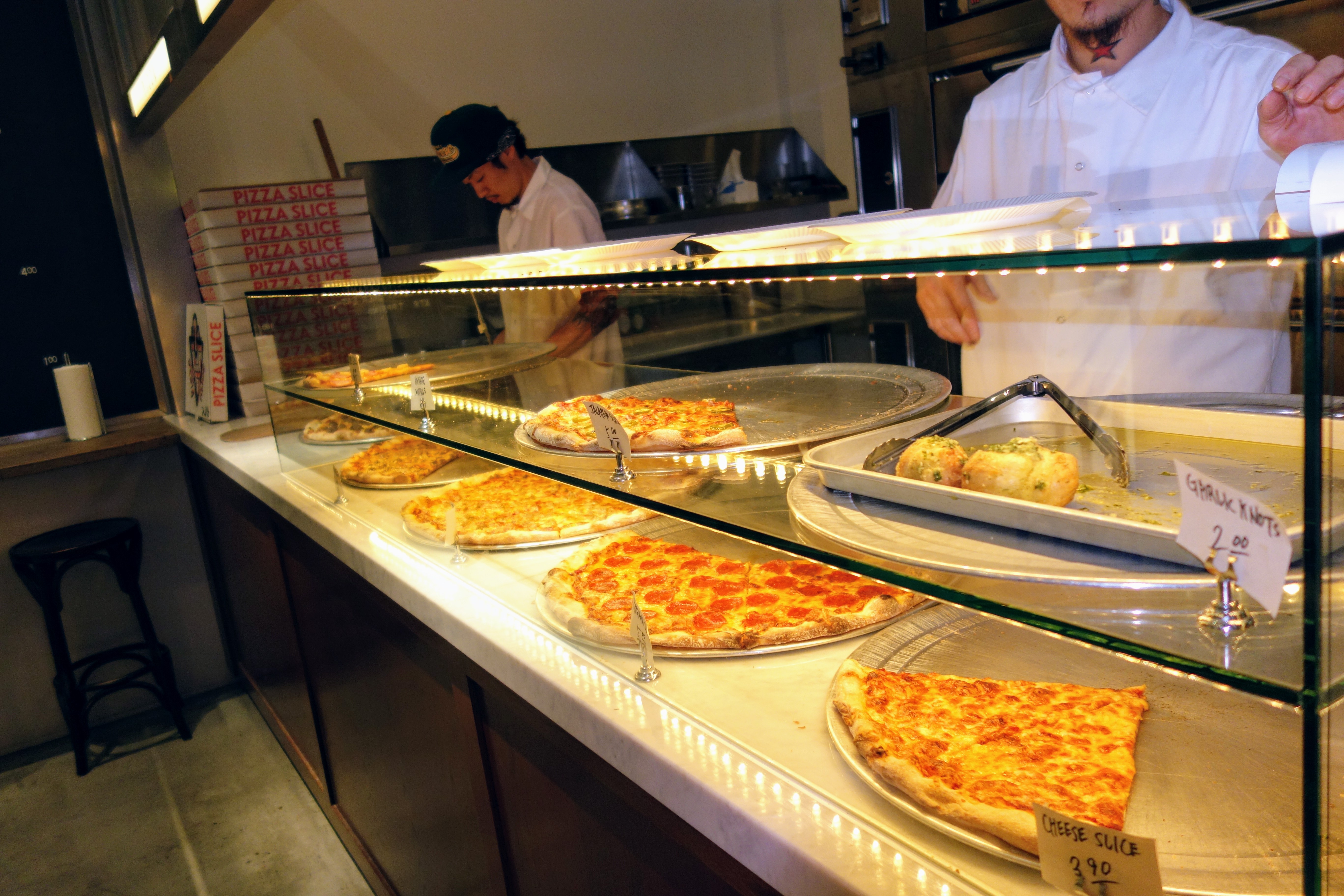 Best Tokyo Pizza Restaurants: New York, Neapolitan and