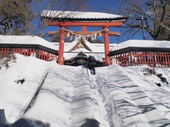 Yakuoin snow