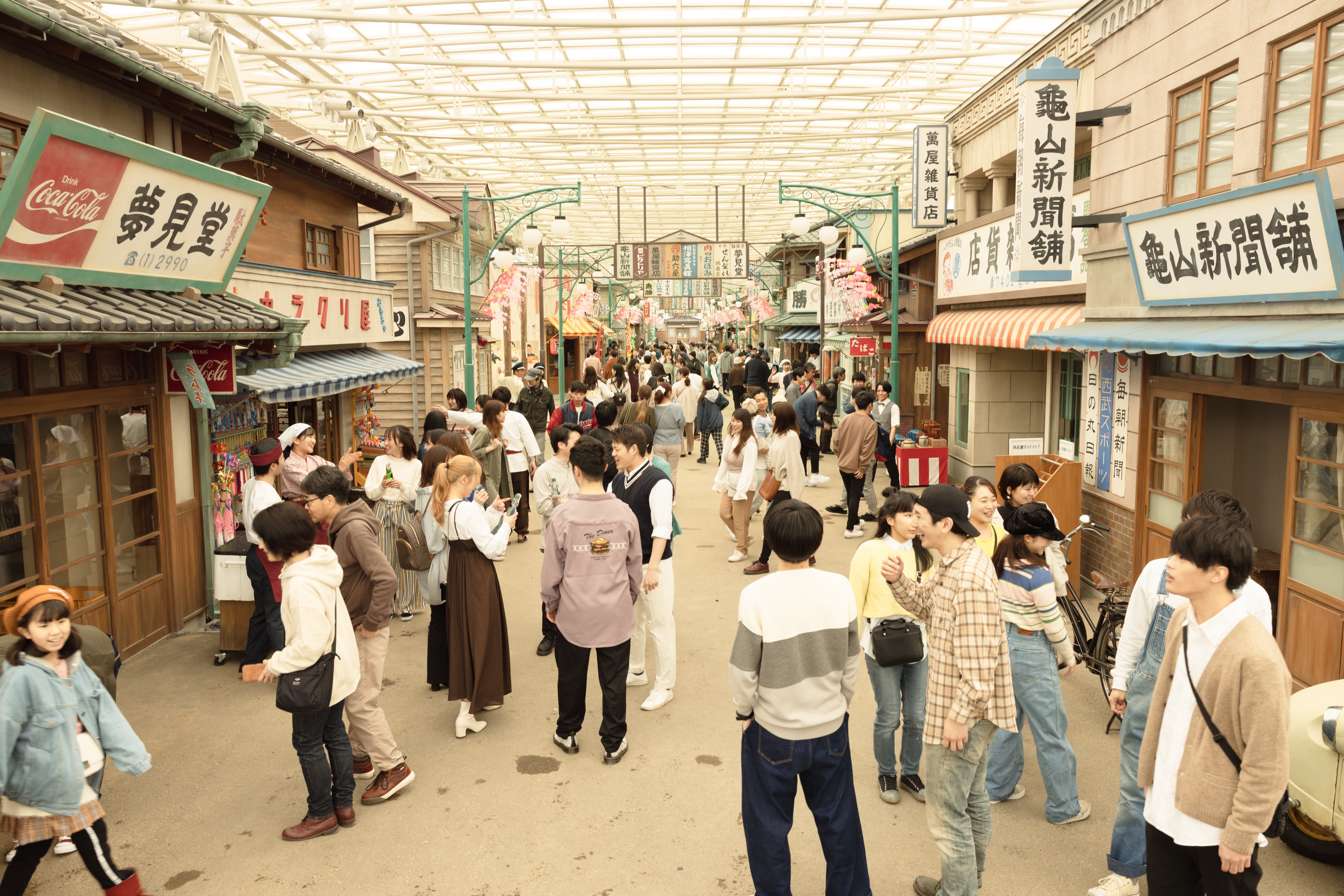 活動歴および当時の関連ビジュアル記録