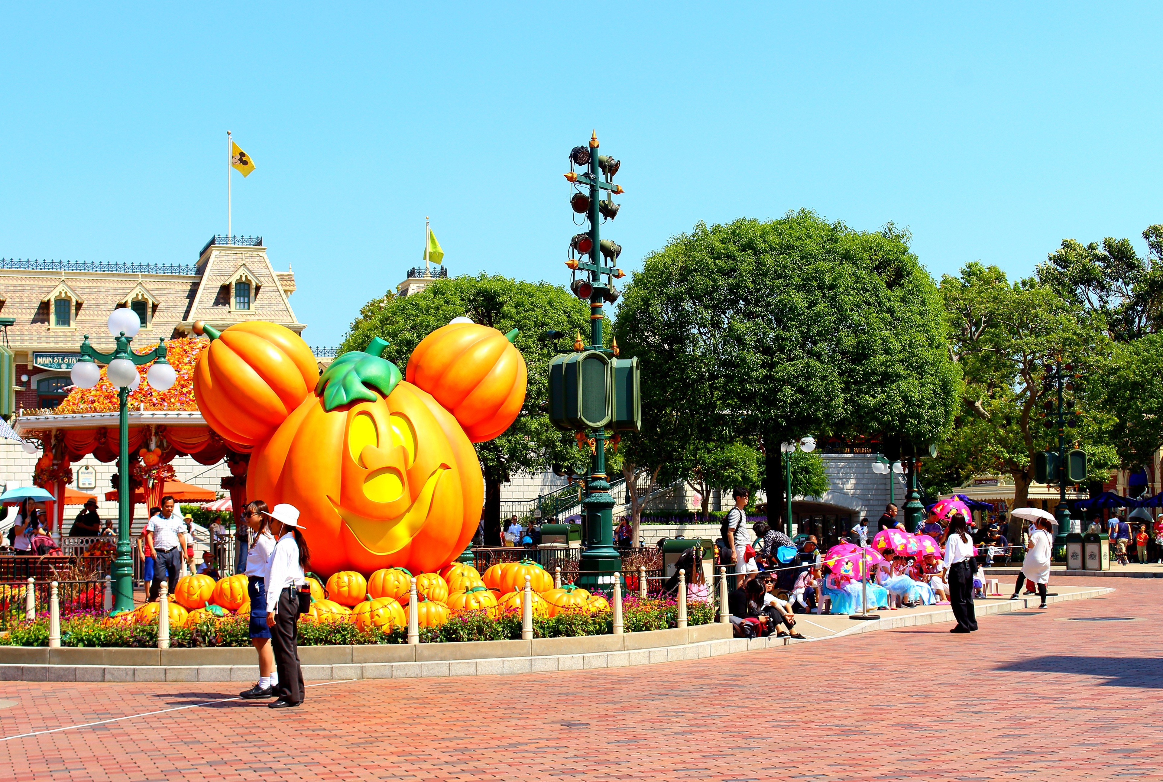 disneyland entrance halloween