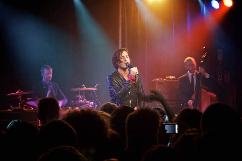 Carl Barat Performing