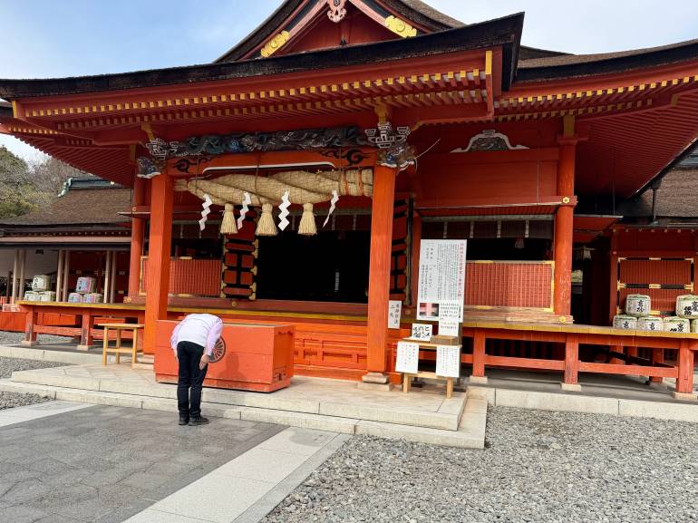 JTB Guide bowing 