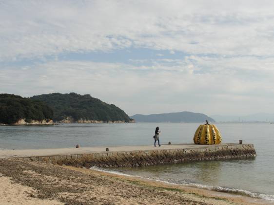 naoshima pumpkin shikoku