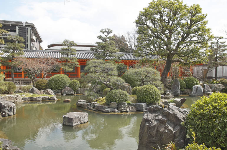 Sanjusangendo Garden