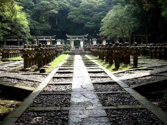 graves-562x421.jpg