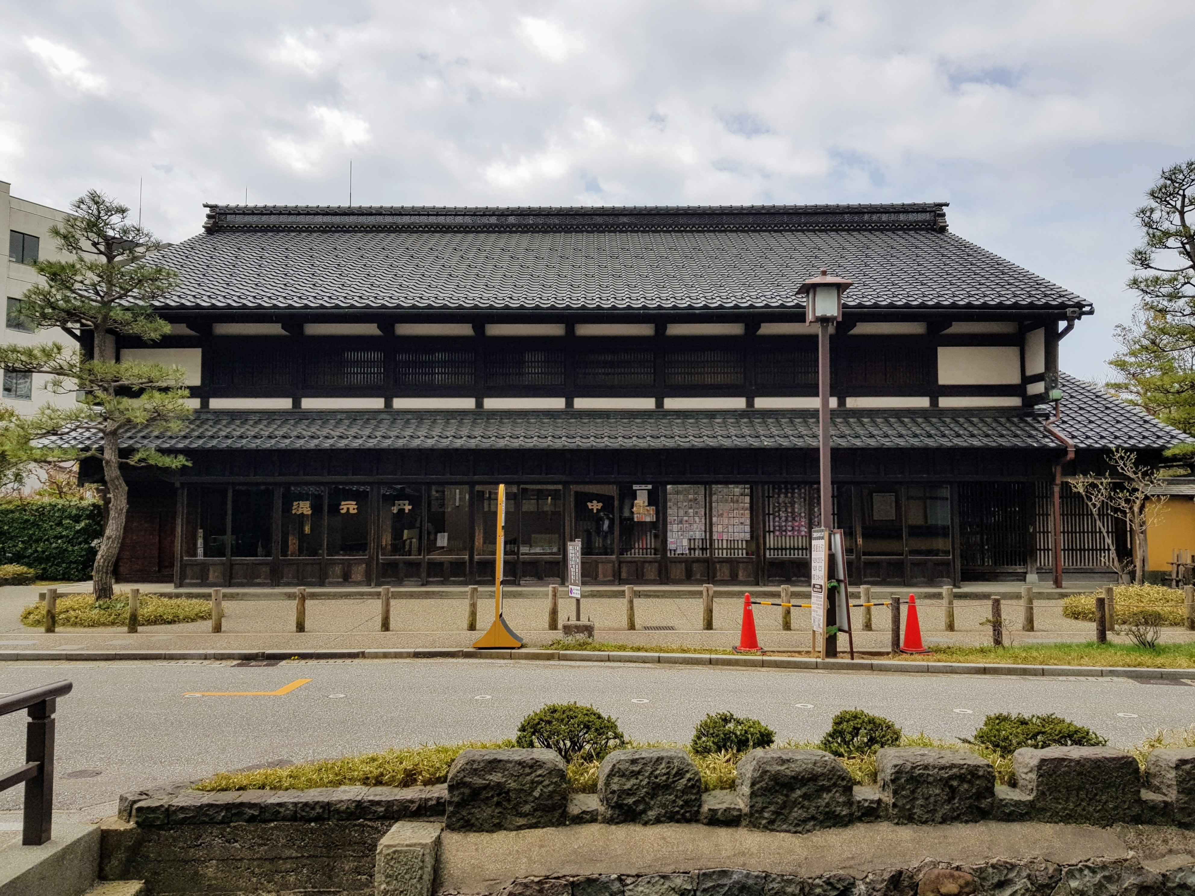 サイモンさま専用　KanazawaPOLES Kanazawa Shinise Memorial Hall | Japan Cheapo