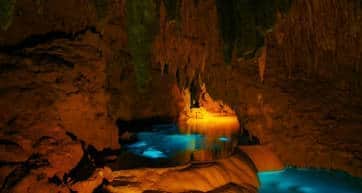 Gyokusendo Cave