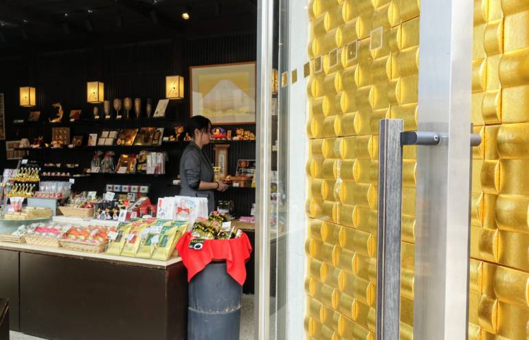 Kanazawa Souvenirs Shopping