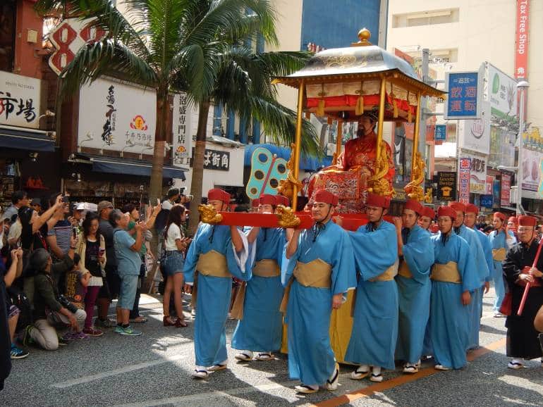 The procession of royalty at Shurijo Festival