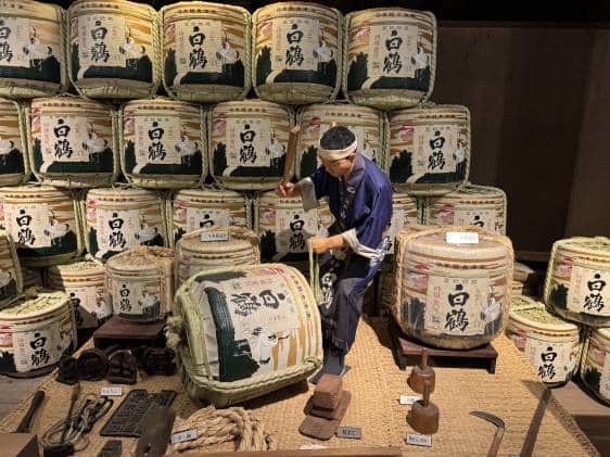 Life-sized models at Hakutsuru