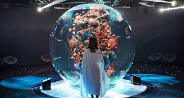 Mika Ninagawa Resonant Aquarium