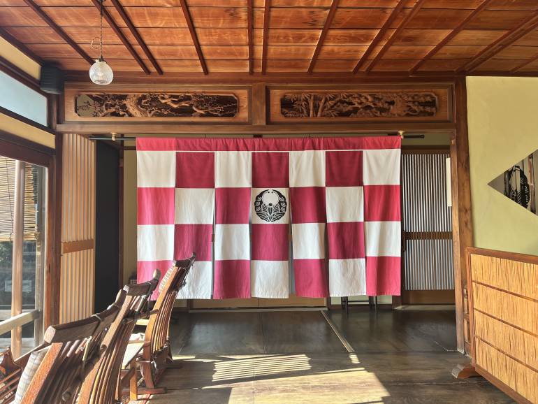 entrance dining hall kakujoro