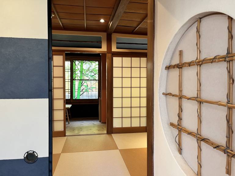 izutsuro room kakujoro