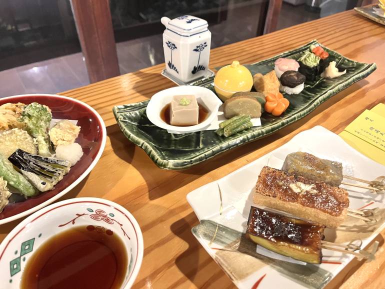 The vegan spread impressed us. kakujoro