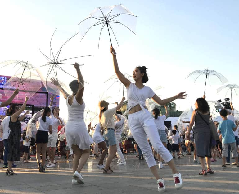 Umbrella dance